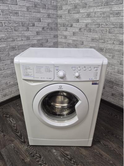 Стиральная машина Indesit IWSB 5105 